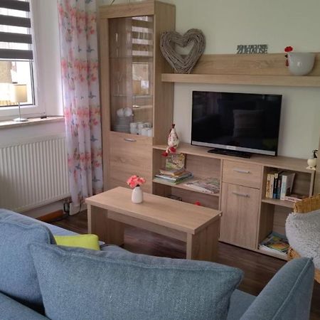 Helenes Ferienwohnung Auf Dem Bauernhof - Lausitzer Seenland Lauta Екстер'єр фото